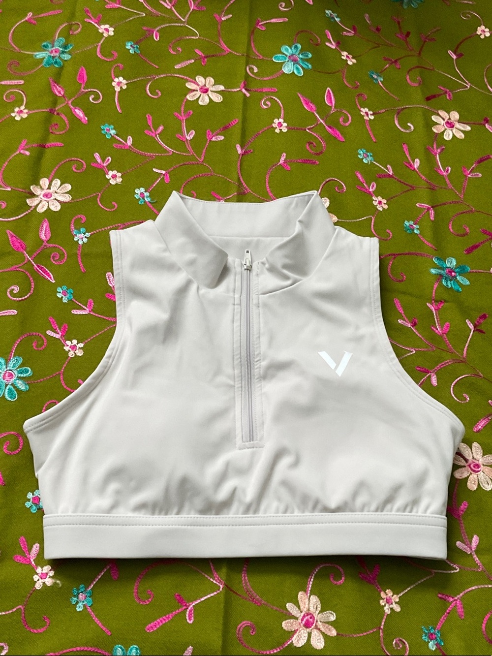 Sleeveless Zip-Front Crop Top in Light Gray - V Brand